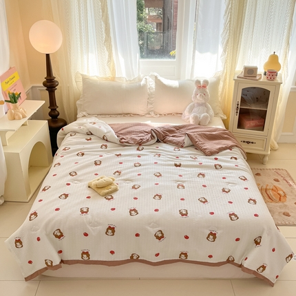 91家纺网 家纺一手货源 找家纺 鑫琪莱家纺 2025新款A类云感泡芙夏被小公主