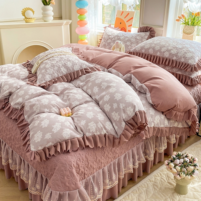 91家纺网 家纺一手货源 找家纺 提花大世界 2025直播热款A类针织棉双层纱夹棉床盖床裙花边单件三件四件套 花之恋