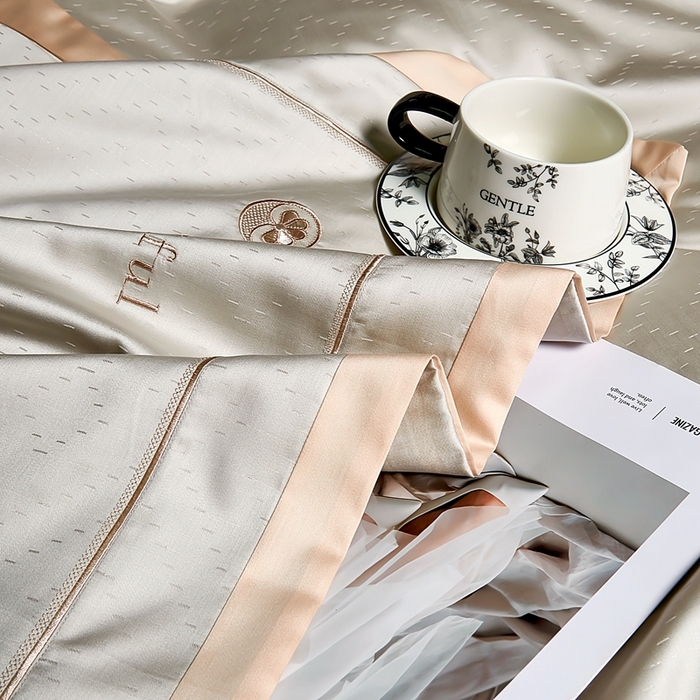 91家纺网 家纺一手货源 找家纺 U品汇 2025新款60支双股120s天丝棉提花莱赛尔纤维刺绣花四件套纯棉全棉凉感丝滑（罗宾） 罗宾-香槟色