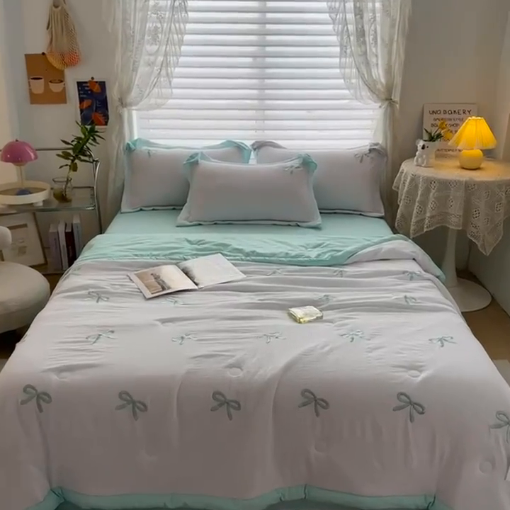 91家纺网 家纺一手货源 找家纺 芙绣家纺 2025新款蝴蝶结绣花香云纱夏被夏凉被空调被 蝴蝶结一浅绿