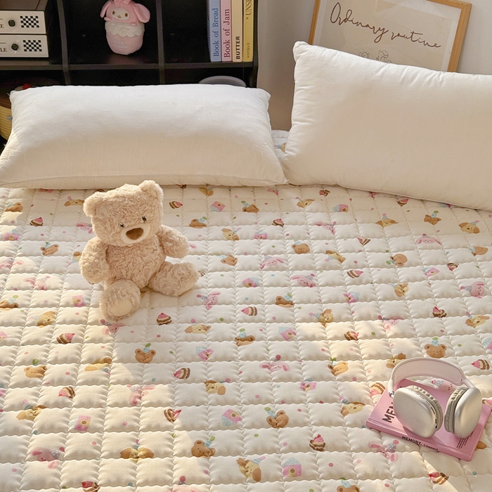 91家纺网 家纺一手货源 找家纺 澳萝拉 2025新款纯棉双层纱印花软床垫床褥 欢乐时光