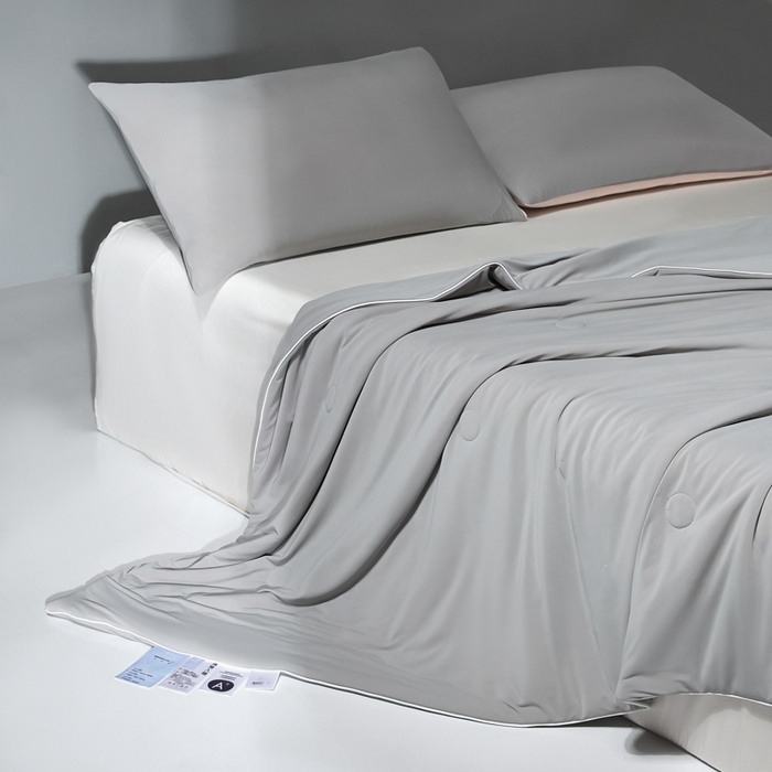 91家纺网 家纺一手货源 找家纺 梦恬佳 2025新款高克重140g凉感丝冰丝仿锦氨夏凉被被子被芯 旷野-星空灰