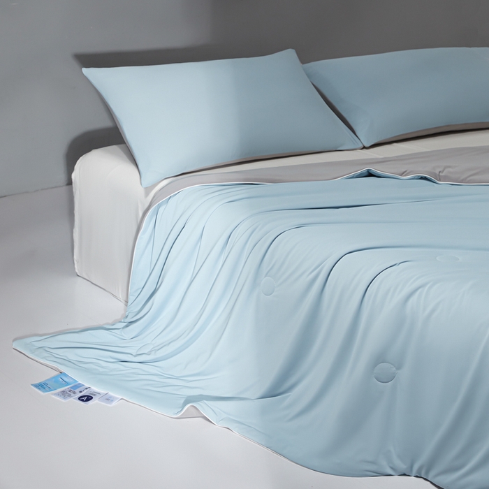 91家纺网 家纺一手货源 找家纺 梦恬佳 2025新款高克重140g凉感丝冰丝仿锦氨夏凉被被子被芯 旷野-蓝拼灰