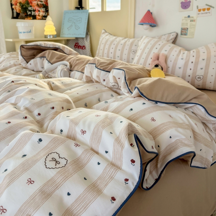 91家纺网 家纺一手货源 找家纺 潮邦创意家居 2025新款云柔棉立体嵌绳款小清新四件套 浅调爱纹