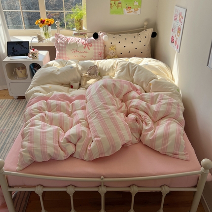 2025新款A类水洗棉数码印花毛球枕套混搭心心少女纯棉水洗棉系列四件套 棉数码毛球-心心彩点粉条