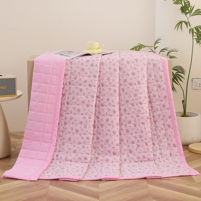 91家纺网 家纺一手货源 找家纺 被多多被业  2025新款小清新印花小竺棉多针绗绣夏凉被 樱花