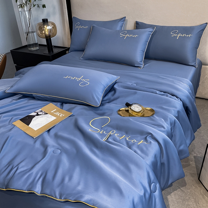 91家纺网 家纺一手货源 找家纺 吾诺 2025 字母刺绣水洗天丝夏被四件套水洗真丝夏凉被空调被绣花夏被 字母蓝紫