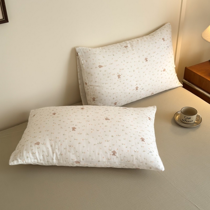 91家纺网 家纺一手货源 找家纺 亿梵家居 2025新款A类母婴级有氧全棉纯棉双层纱纯棉印花四件套-床拍图 田园小熊-黄