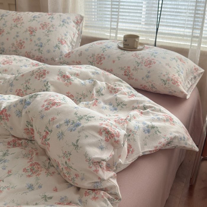 91家纺网 家纺一手货源 找家纺 亿梵家居 2025新款A类母婴级有氧全棉纯棉双层纱纯棉印花四件套-床拍图 芳若-米