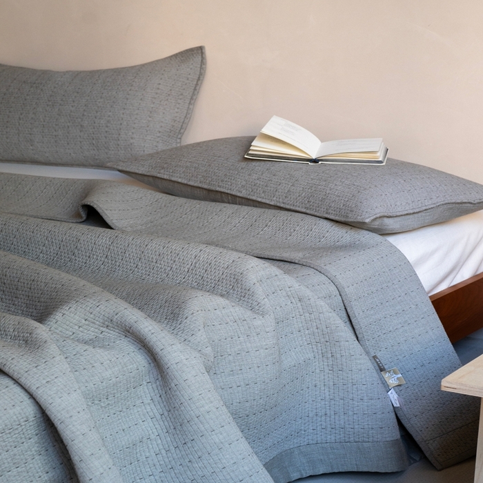 91家纺网 家纺一手货源 找家纺 璞素2025新款全棉色织三层纱床盖三件套-摩卡 摩卡灰