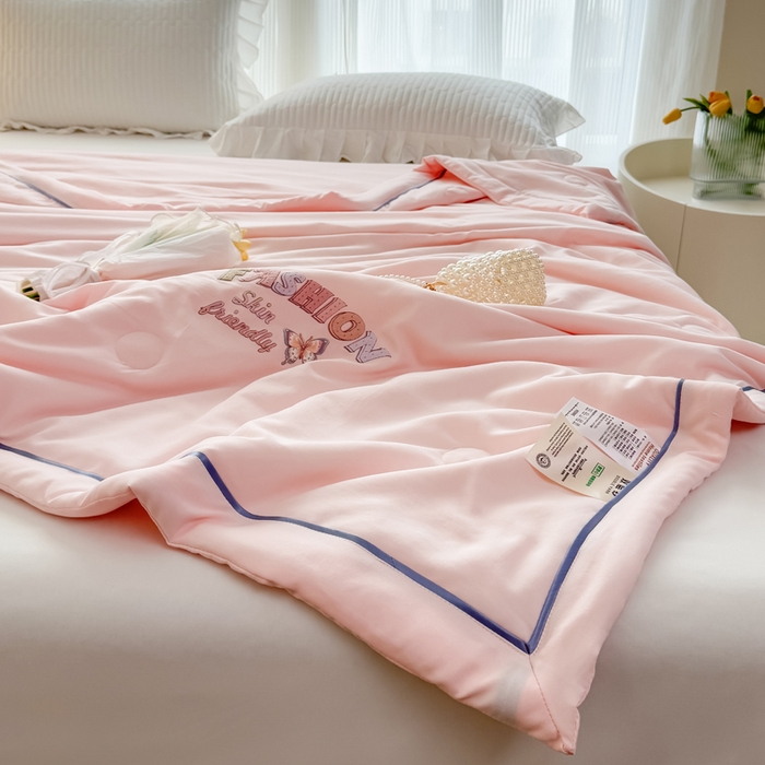 91家纺网 家纺一手货源 找家纺 金麦家纺 2025新款针织双层纱夏被 蝶恋-蜜桃粉