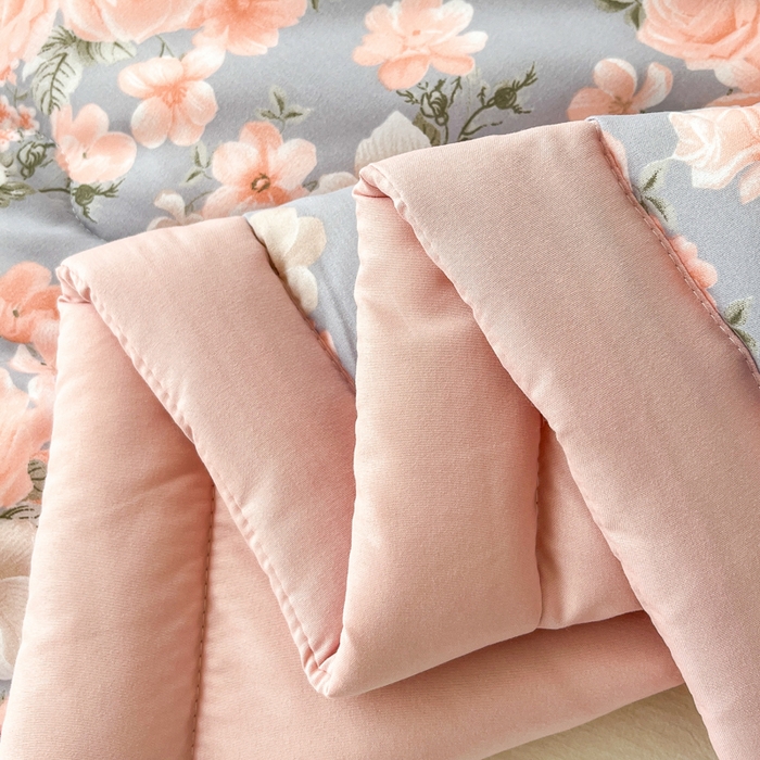 91家纺网 家纺一手货源 找家纺 爱宝被业 2025新款亲肤棉印花100%新疆棉花夏被空调被 云梦花都