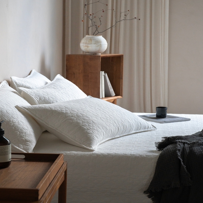 91家纺网 家纺一手货源 找家纺 璞素2025新款全棉色织三层纱床盖三件套-落雪 落雪白