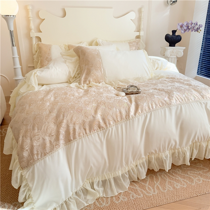 91家纺网 家纺一手货源 找家纺 富盛 2025新款水洗亲肤棉浮雕提花公主风四件套 月光恋人-白+香槟