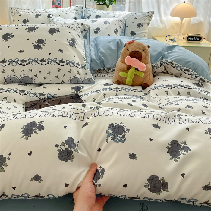 91家纺网 家纺一手货源 找家纺 盛秋家纺 2025新款水洗棉印花四件套-卡通系列 着迷+爱心结