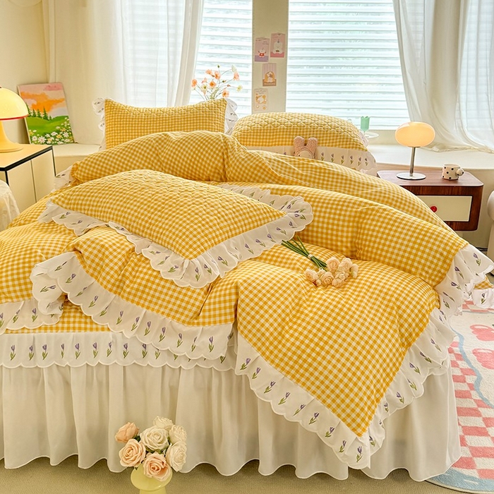 91家纺网 家纺一手货源 找家纺 金盛皇朝家纺 2025新款格子空间水洗棉床裙 格子空间-向日葵黄