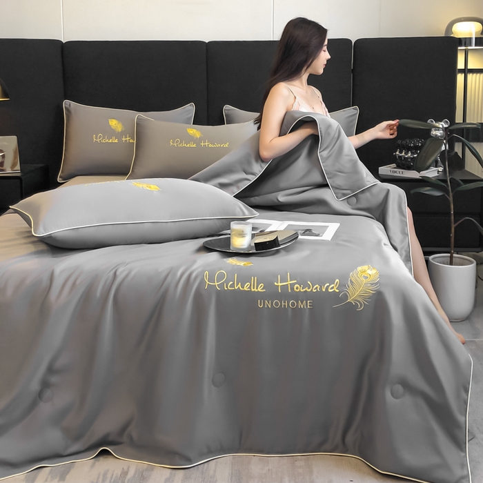 91家纺网 家纺一手货源 找家纺 吾诺 2025 双拼及羽毛刺绣夏被四件套绣花夏被水洗天丝夏被水洗真丝夏凉被空调被 羽毛-经典灰