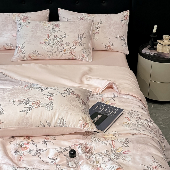 91家纺网 家纺一手货源 找家纺 慕晨 2025春夏新品莱赛尔天丝数码印花四件套莱赛尔夏被四件套天丝夏凉被直播热款 繁华-粉