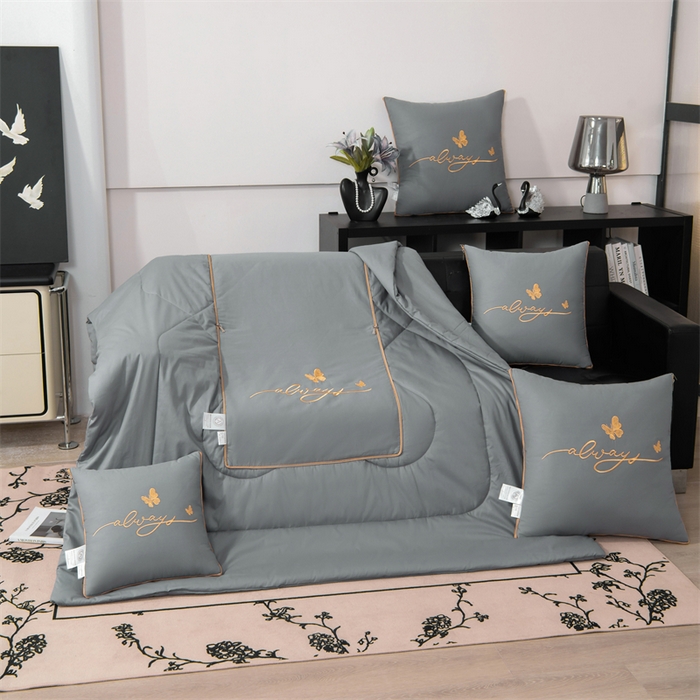 91家纺网 家纺一手货源 找家纺 照世家纺 2025新款柔软透气全棉抱枕被-蝶影 蝶影-浅灰