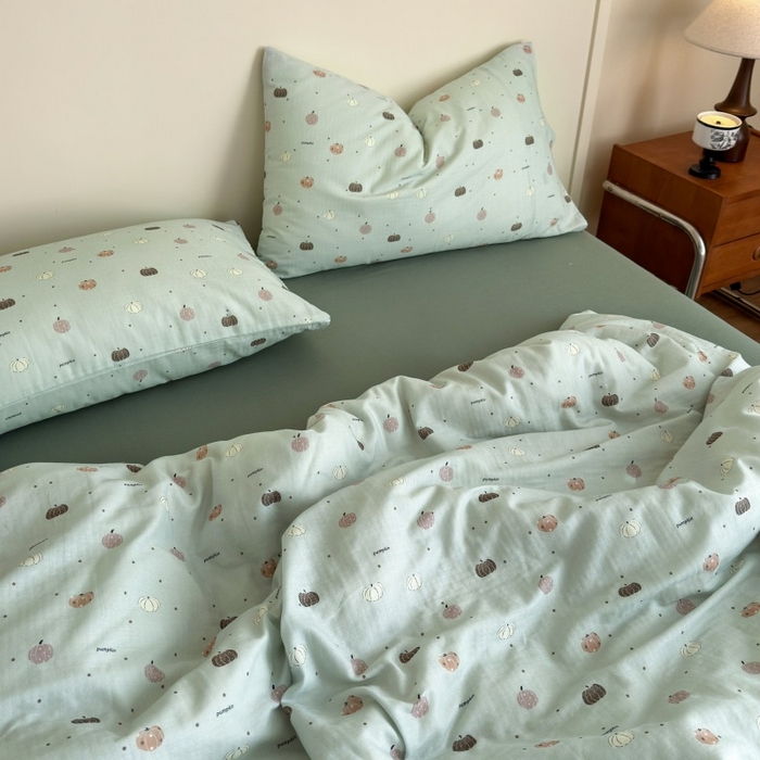91家纺网 家纺一手货源 找家纺 亿梵家居 2025新款A类母婴级有氧全棉纯棉双层纱纯棉印花四件套-床拍图 南语-绿