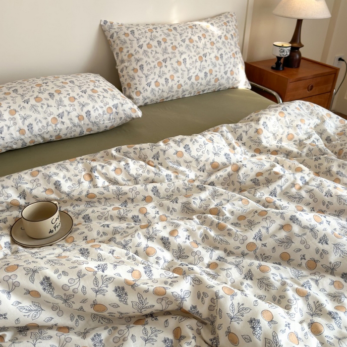 91家纺网 家纺一手货源 找家纺 亿梵家居 2025新款A类母婴级有氧全棉纯棉双层纱纯棉印花四件套-床拍图 秋日小浆果-米黄