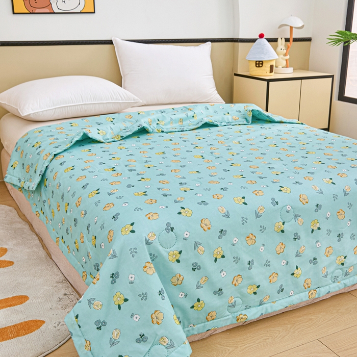 91家纺网 家纺一手货源 找家纺 侨鑫 2025新款亲肤水洗棉夏被宽边 蓝韵花田