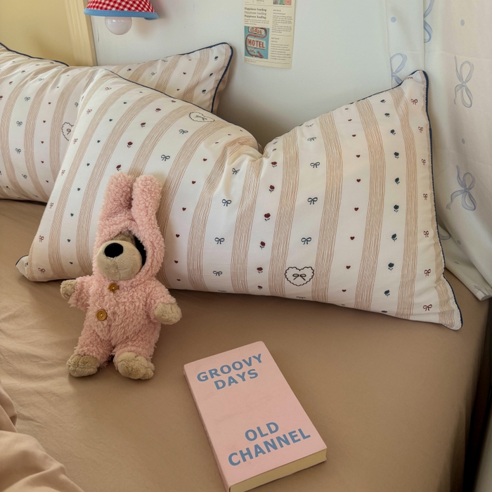 91家纺网 家纺一手货源 找家纺 潮邦创意家居 2025新款云柔棉立体嵌绳款小清新四件套 浅调爱纹