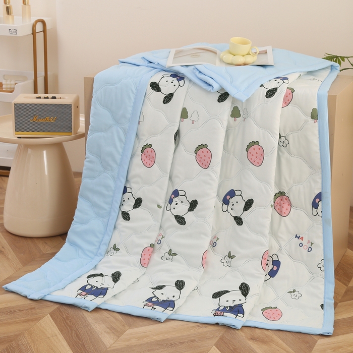 91家纺网 家纺一手货源 找家纺 被多多被业  2025新款印花水洗棉夏被 草莓兔