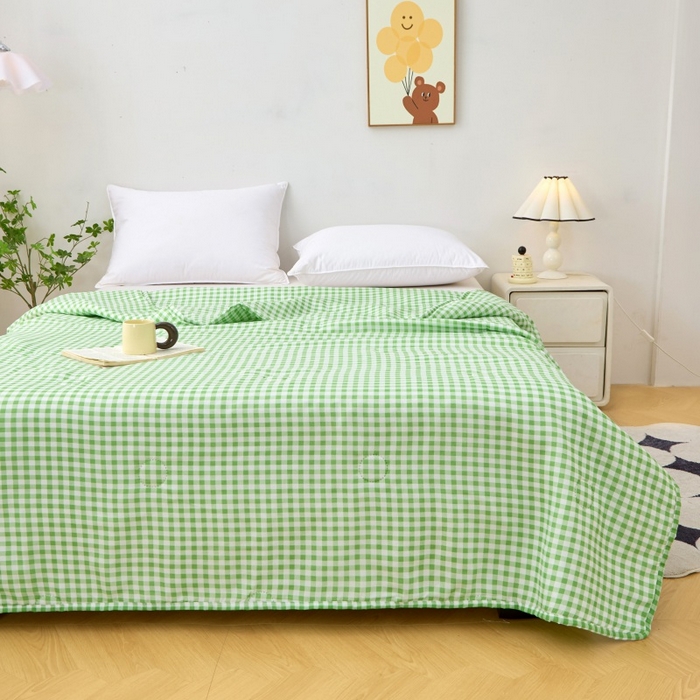 91家纺网 家纺一手货源 找家纺 2025新款亲肤绒礼品夏被窄边 绿色格调