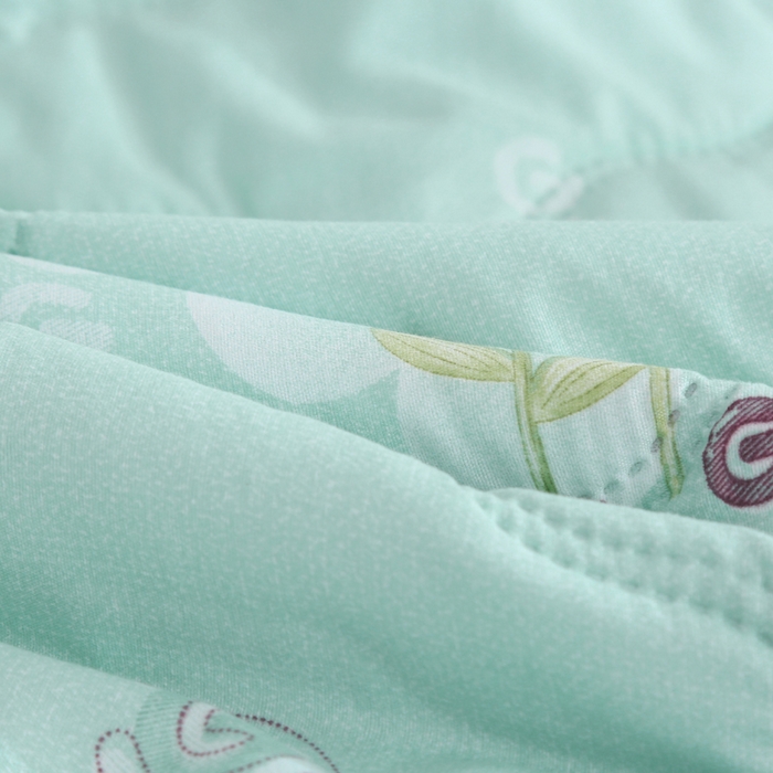 91家纺网 家纺一手货源 找家纺 被多多被业  2025新款清新印花亲肤绒超声波工艺夏凉被 百合花开