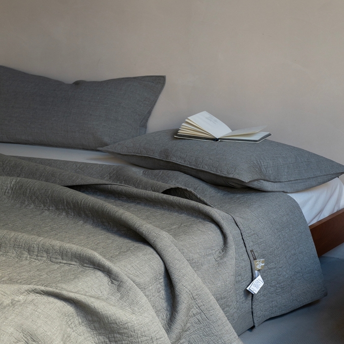 91家纺网 家纺一手货源 找家纺 璞素2025新款全棉色织三层纱床盖三件套-落雪 落雪灰