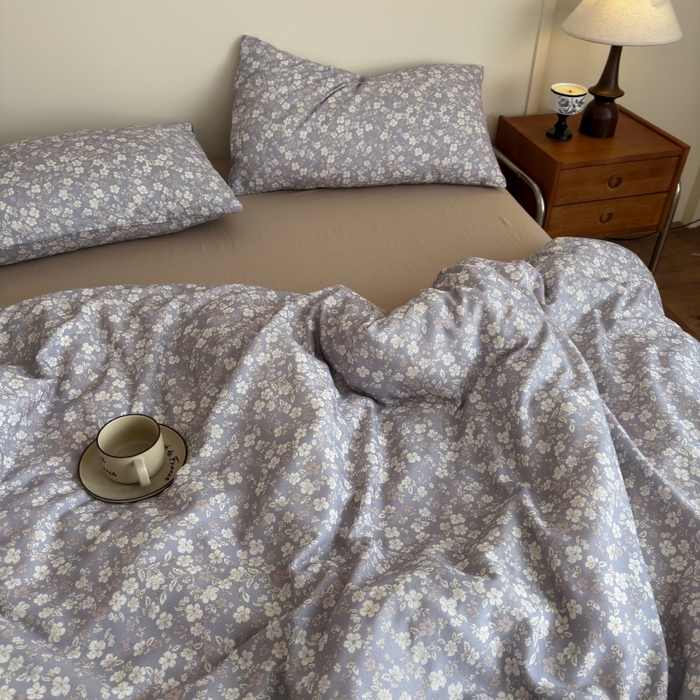 91家纺网 家纺一手货源 找家纺 亿梵家居 2025新款A类母婴级有氧全棉纯棉双层纱纯棉印花四件套-床拍图 弗拉-灰