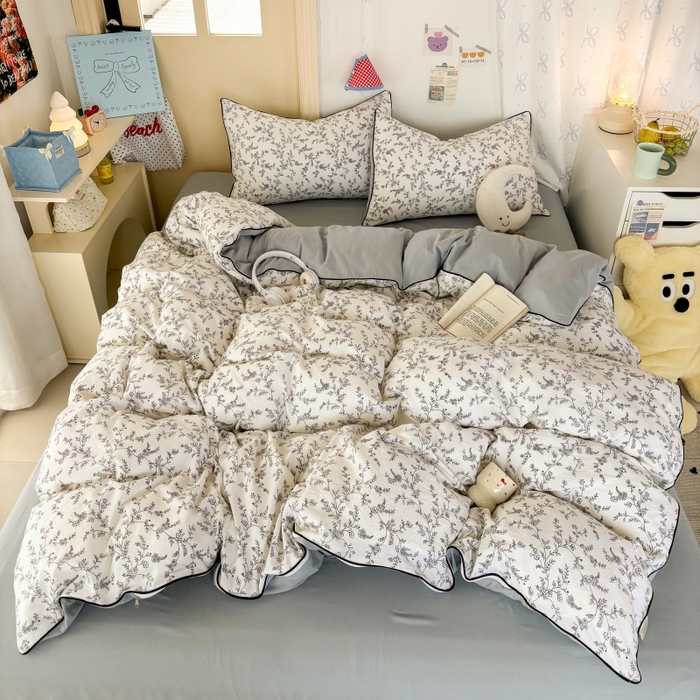 91家纺网 家纺一手货源 找家纺 潮邦创意家居 2025新款云柔棉立体嵌绳款小清新四件套 墨韵蔓花