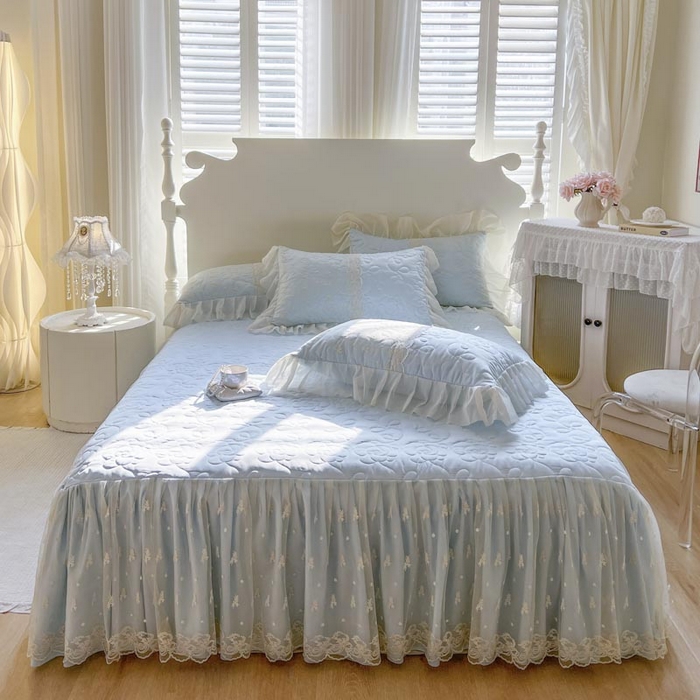 91家纺网 家纺一手货源 找家纺 2025新款韩式蕾丝丝光棉夹棉床裙-蜜芙 蜜芙-浅蓝