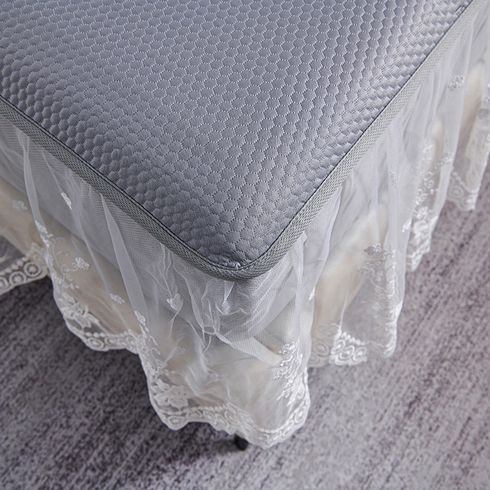 91家纺网 家纺一手货源 找家纺 青雅席业 2025新款7A抗菌母婴级纯乙纶PE刺绣凉感丝豆豆席 床笠花边款 爱心蝴蝶结-灰
