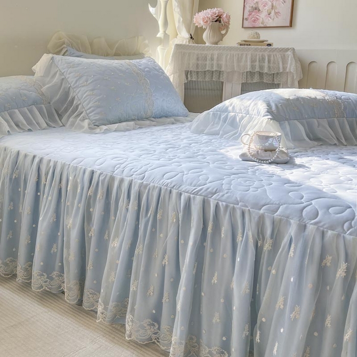 91家纺网 家纺一手货源 找家纺 2025新款韩式蕾丝丝光棉夹棉床裙-蜜芙 蜜芙-浅蓝