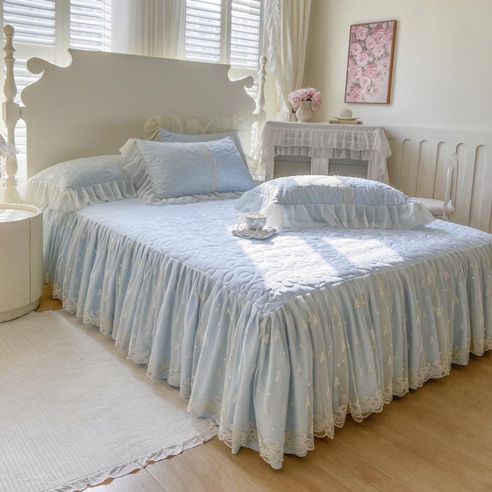 91家纺网 家纺一手货源 找家纺 2025新款韩式蕾丝丝光棉夹棉床裙-蜜芙 蜜芙-浅蓝