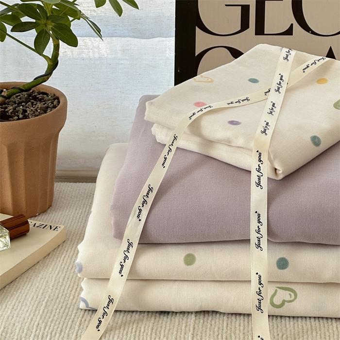 91家纺网 家纺一手货源 找家纺 亿梵家居 2025新款A类母婴级有氧全棉纯棉双层纱纯棉印花四件套-叠拍图 彩虹糖