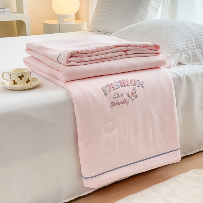 91家纺网 家纺一手货源 找家纺 金麦家纺 2025新款针织双层纱夏被 蝶恋-蜜桃粉