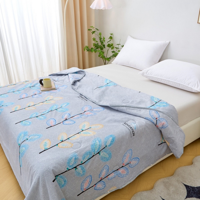 91家纺网 家纺一手货源 找家纺 2025新款亲肤绒礼品夏被窄边 春意薄荷