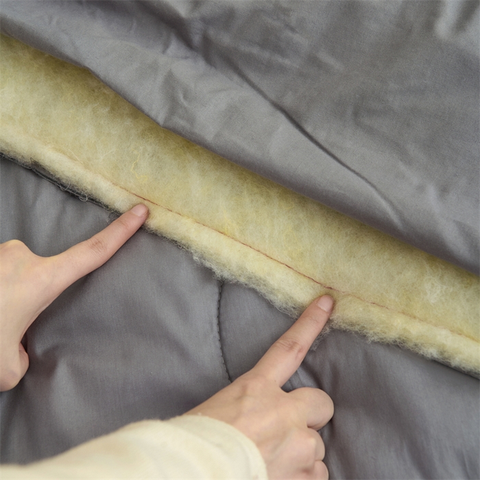 91家纺网 家纺一手货源 找家纺 照世家纺 2025新款柔软透气全棉抱枕被-蝶影 蝶影-浅灰