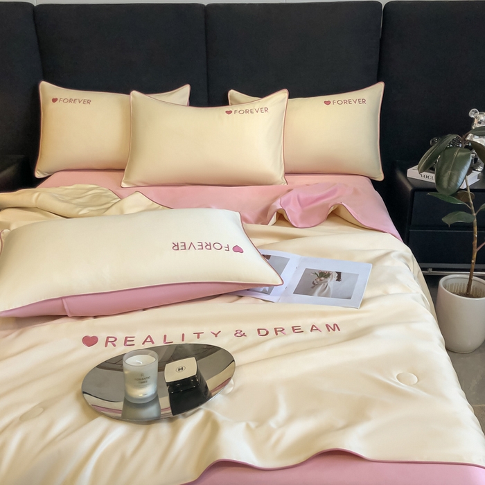 91家纺网 家纺一手货源 找家纺 吾诺 2025 双拼及羽毛刺绣夏被四件套绣花夏被水洗天丝夏被水洗真丝夏凉被空调被 奶黄-豆沙