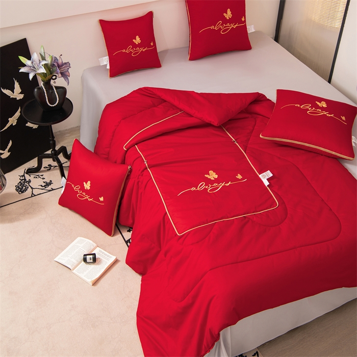 91家纺网 家纺一手货源 找家纺 照世家纺 2025新款柔软透气全棉抱枕被-蝶影 蝶影-大红