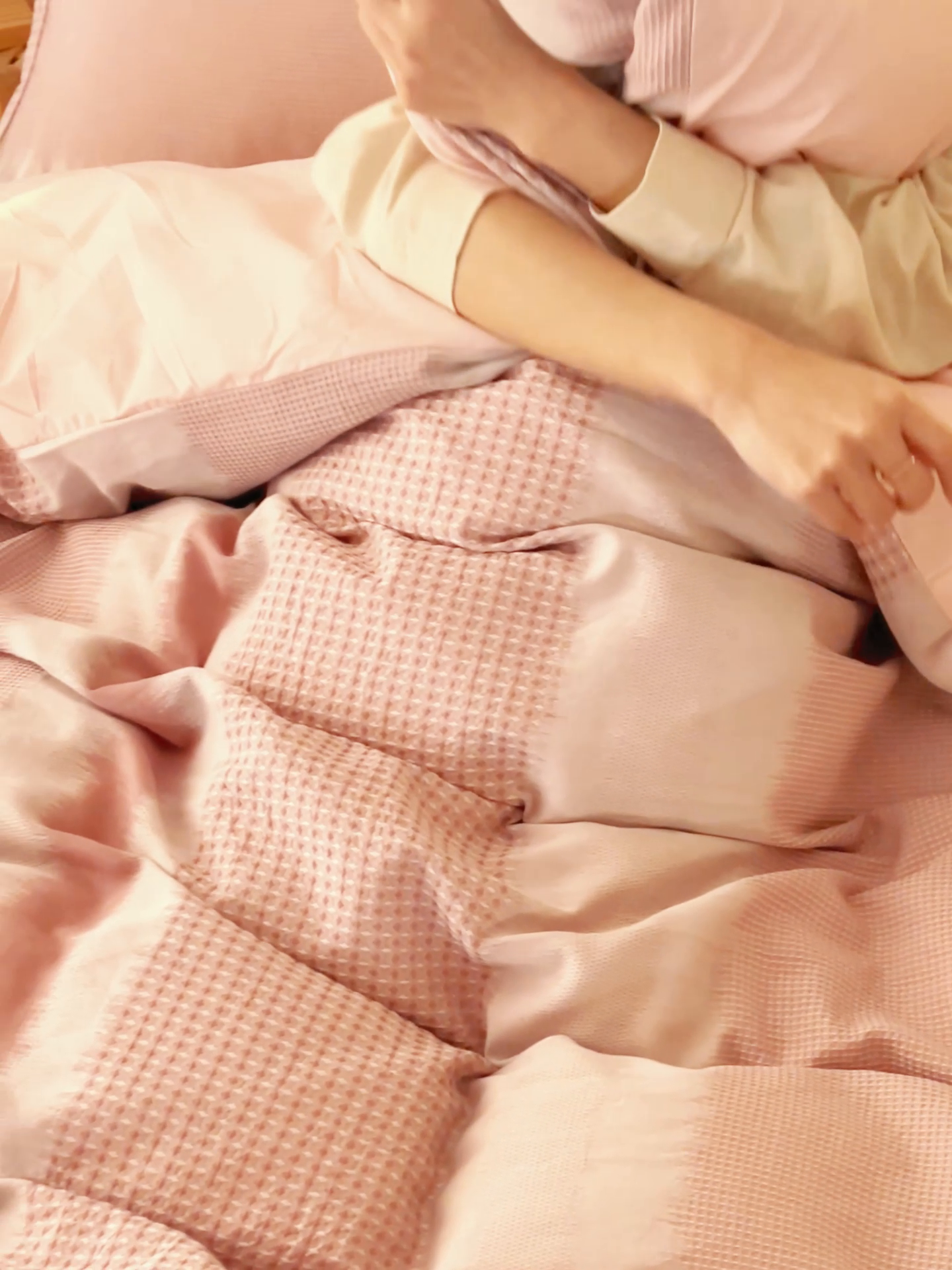 91家纺网 家纺一手货源 找家纺 趣色2025新款A类全棉色织大提花四件套 洛川-粉