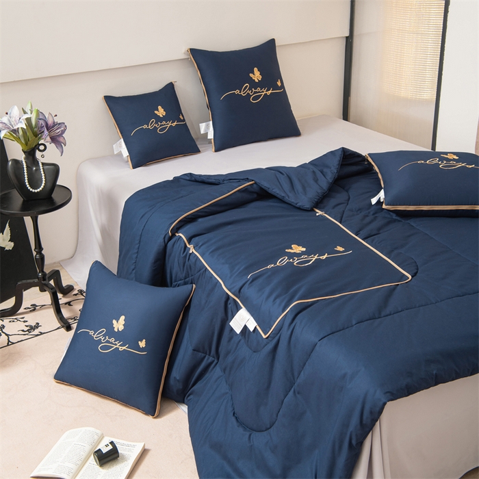 91家纺网 家纺一手货源 找家纺 照世家纺 2025新款柔软透气全棉抱枕被-蝶影 蝶影-深蓝