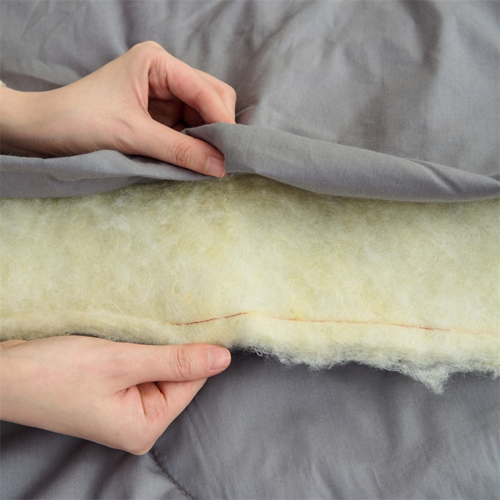 91家纺网 家纺一手货源 找家纺 照世家纺 2025新款柔软透气全棉抱枕被-蝶影 蝶影-浅灰