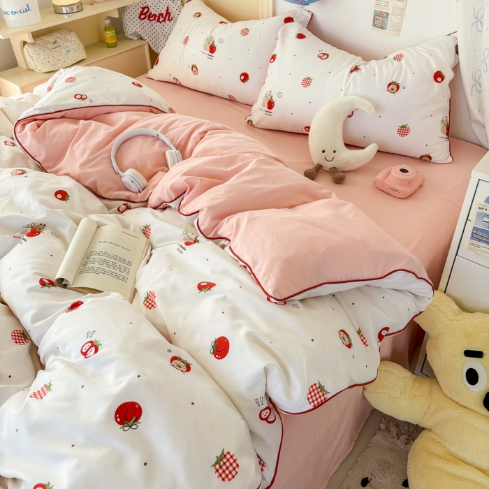 91家纺网 家纺一手货源 找家纺 潮邦创意家居 2025新款云柔棉立体嵌绳款小清新四件套 萌莓趣意