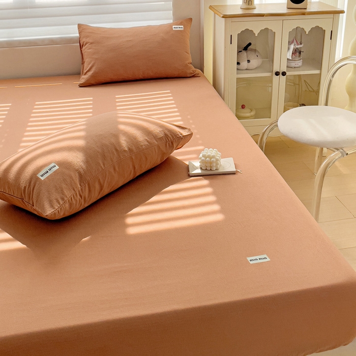 91家纺网 家纺一手货源 找家纺 罗亿家纺 2025新款云感提花双层纱定标minmin(系列)床笠 深咖