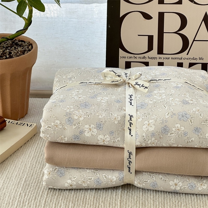 91家纺网 家纺一手货源 找家纺 亿梵家居 2025新款A类母婴级有氧全棉纯棉双层纱纯棉印花四件套-叠拍图 弗拉-黄