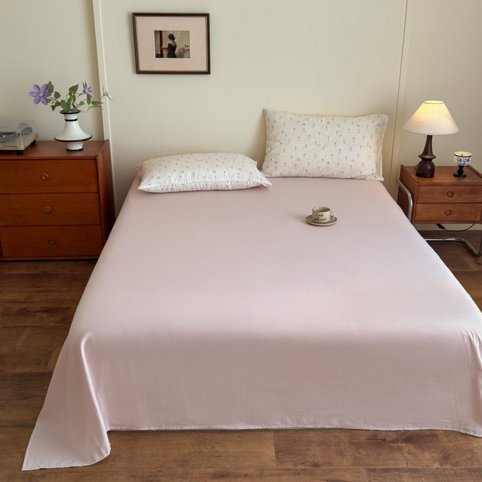 91家纺网 家纺一手货源 找家纺 亿梵家居 2025新款A类母婴级有氧全棉纯棉双层纱纯棉印花四件套-床拍图 朵拉-粉